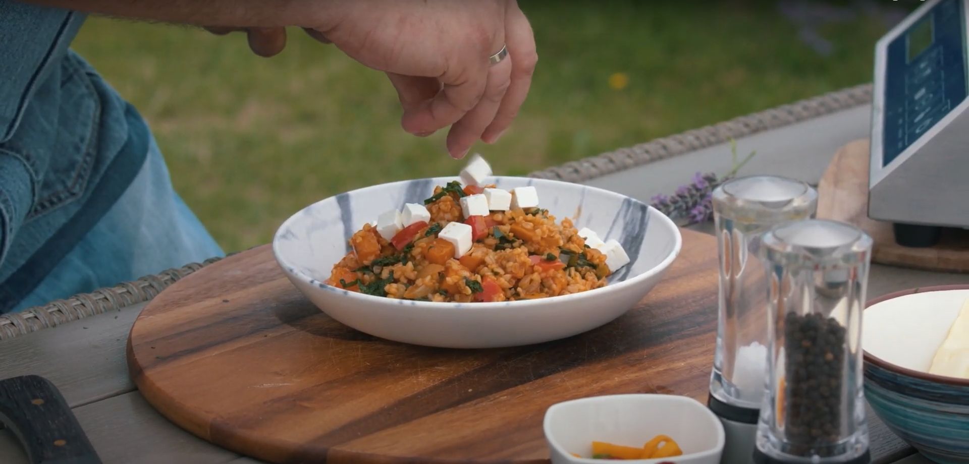 Bulgur-Pfanne mit Süßkartoffeln und Grünkohl