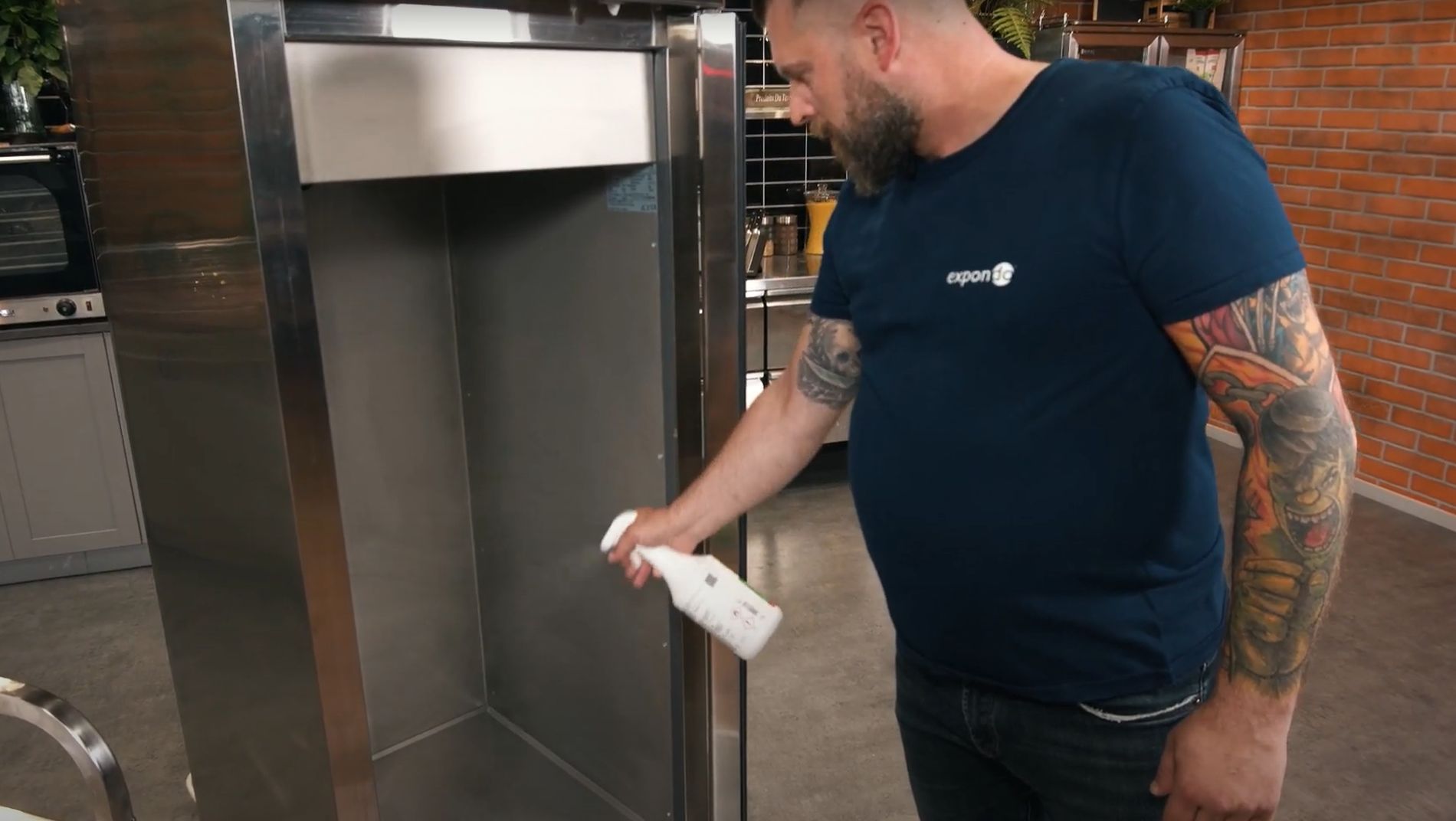 Wie reinigt man den Kühlschrank effektiv?